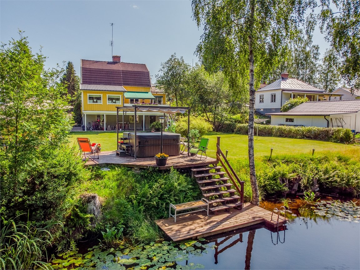 Vårt hus från åsidan